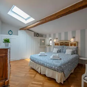 Romantic And Charming Apartment